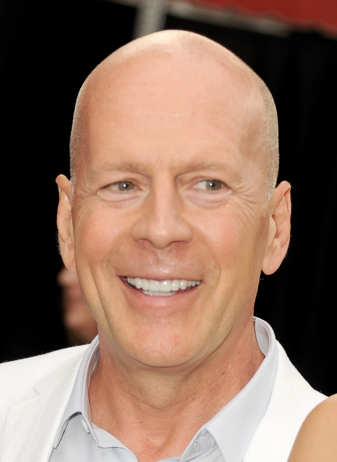 Jak podoba ci się w tym garniturze Bruce Willis? Jak podoba ci się w tym garniturze Bruce Willis?