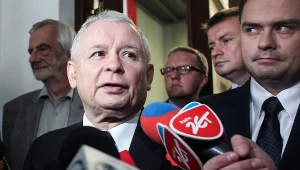 Prezes PiS Jarosław Kaczyński (C)