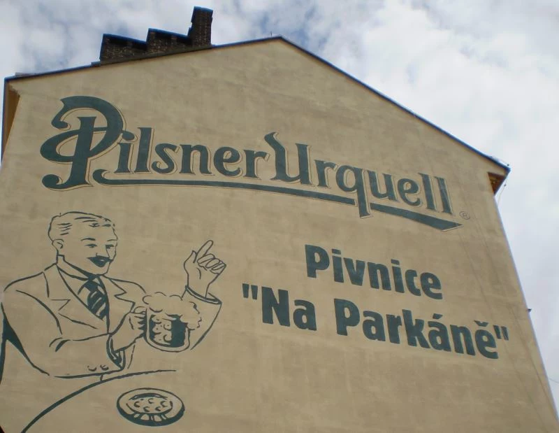 To tutaj serwują świeże, niefiltrowane piwo Pilsner Urquell