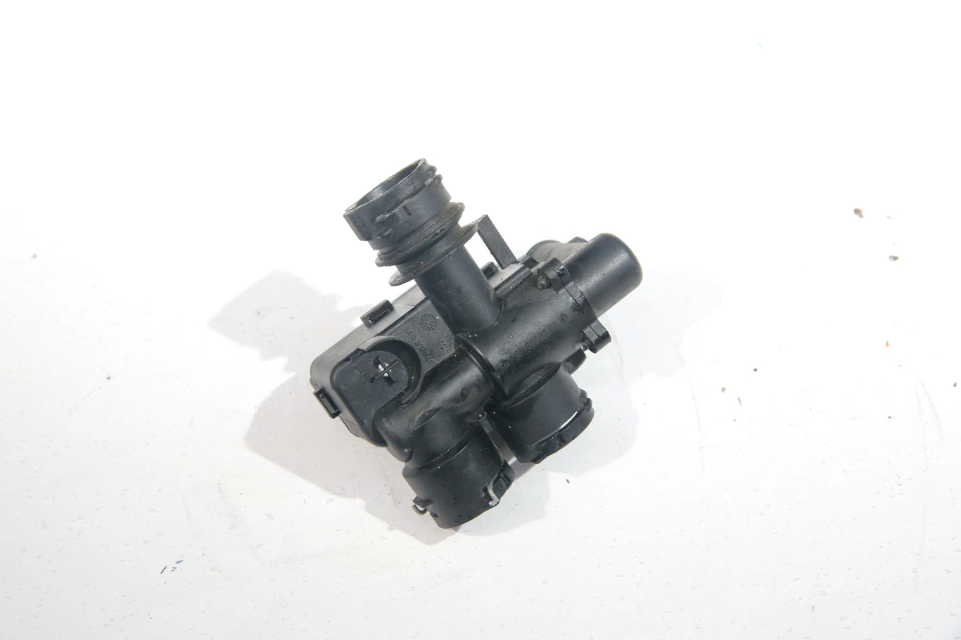 Elektrozawór ogrzewania zastąpił doskonale znane „grzybki” z modelu W124 czy 190. Elektrozawór ogrzewania zastąpił doskonale znane „grzybki” z modelu W124 czy 190.