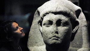 Posąg Kleopatry w muzeum w Londynie