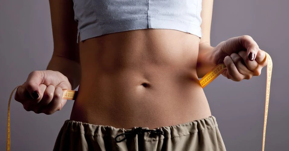 Stosując okłady z bluszczu, łatwiej pozbędziesz się tzw. oponki z brzuch Stosując okłady z bluszczu, łatwiej pozbędziesz się tzw. oponki z brzuch