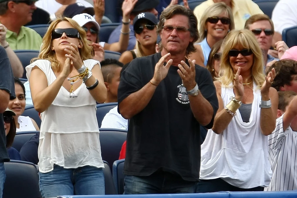 Goldie Hawn, Kurt Russel, Kate Hudson Goldie Hawn, Kurt Russel, Kate Hudson