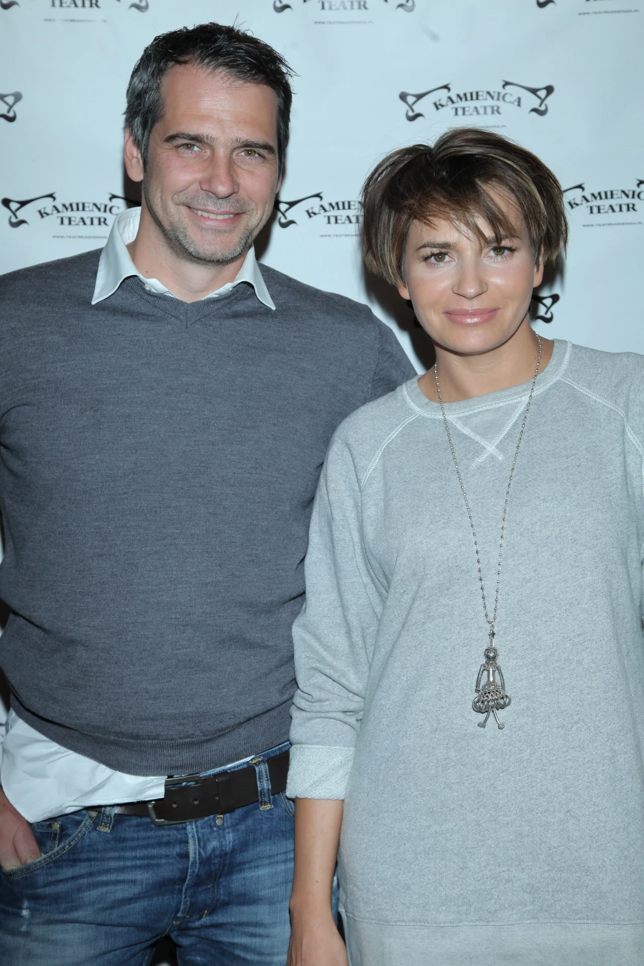 Dorota uwielbia lans z bratem na ściankach Dorota uwielbia lans z bratem na ściankach