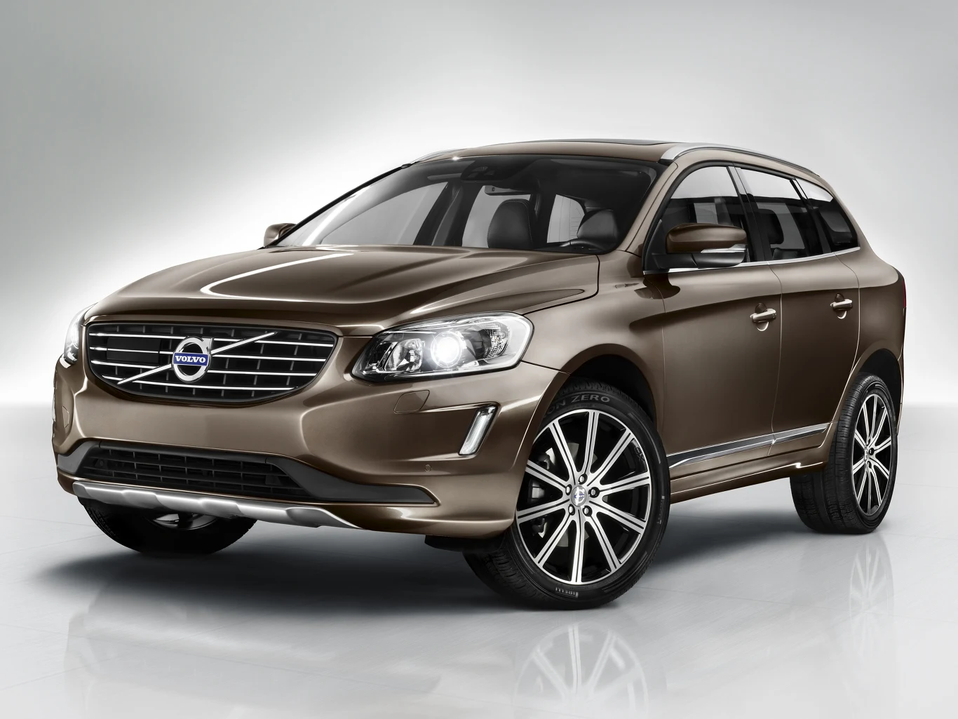Volvo XC60 FL: na koniec 2013 roku zapowiedziano lifting modelu.