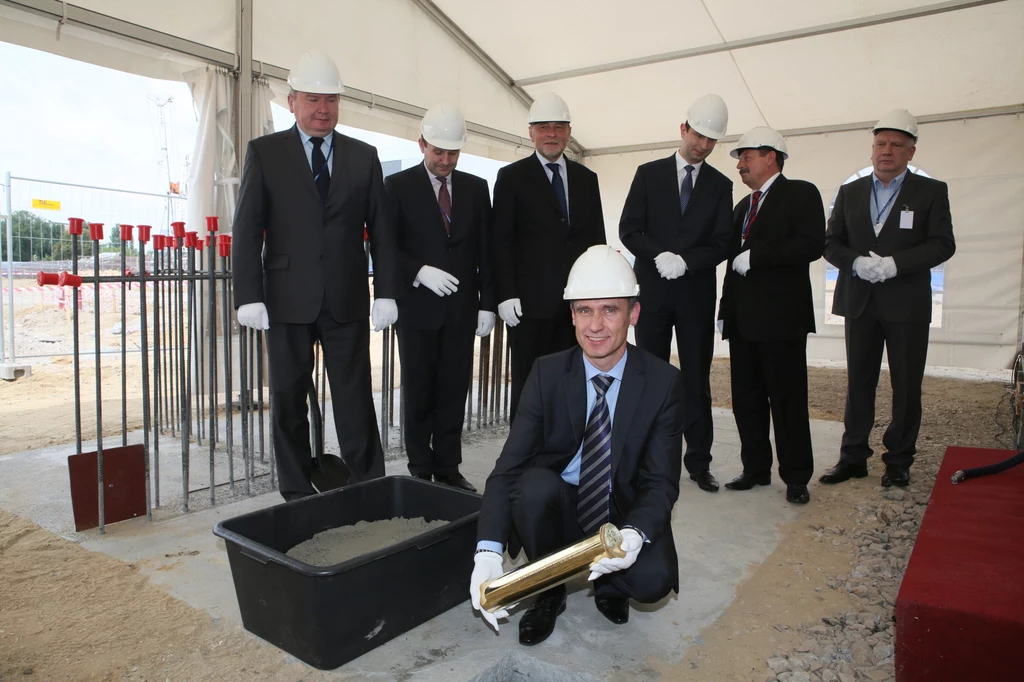 Uroczystość podpisania i wmurowania aktu erekcyjnego pod budowę nowego centrum produkcyjnego Philip Morris w Krakowie