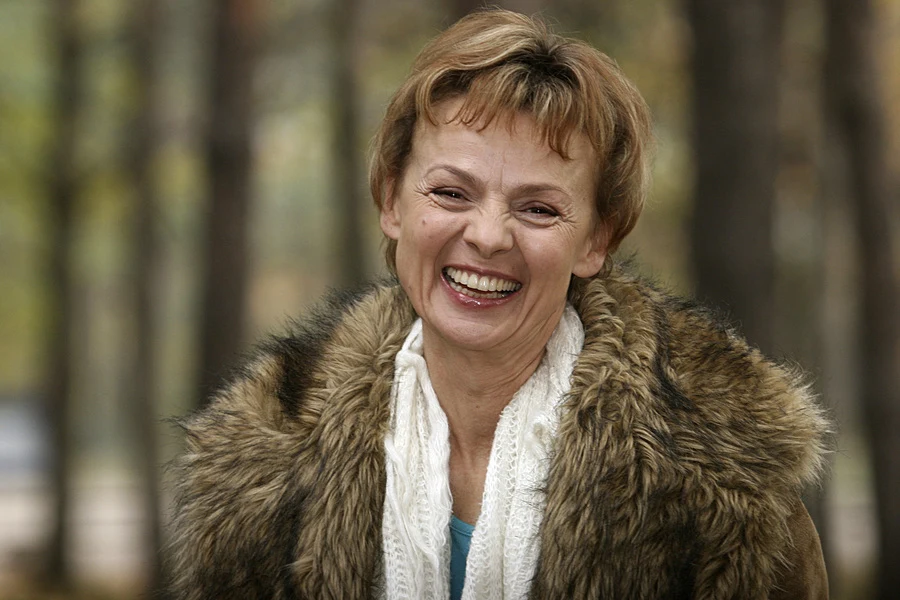 Cieszy się, że przyprawiła mężowi rogi?