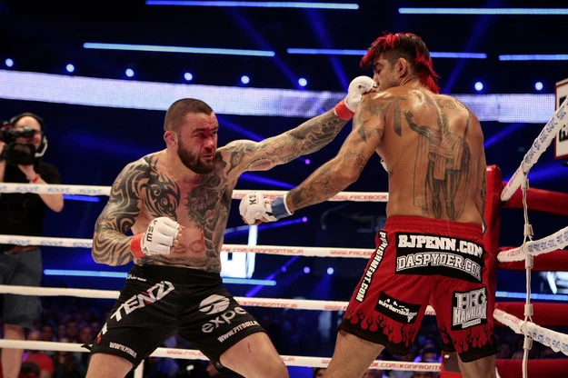 Michał Materla (z lewej) kontra Kendall Grove