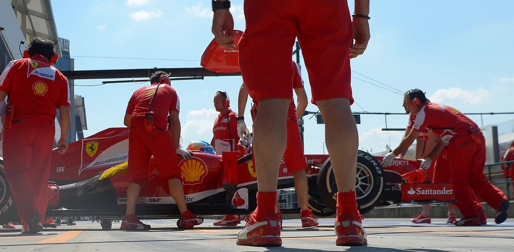 Fernando Alonso przygotowuje się do pierwszego tegorocznego treningu na Hungaroringu