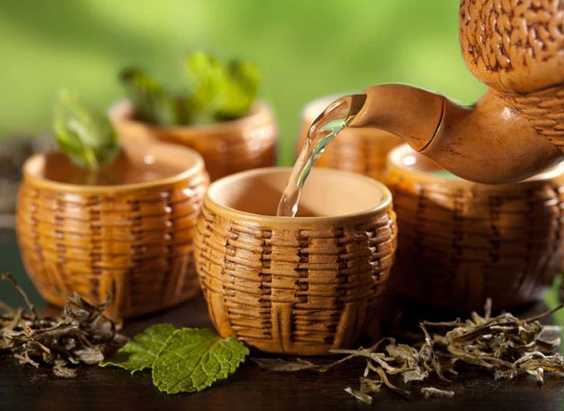 Odpowiednie napary z ziół skutecznie oczyszczą organizm z toksyn Odpowiednie napary z ziół skutecznie oczyszczą organizm z toksyn