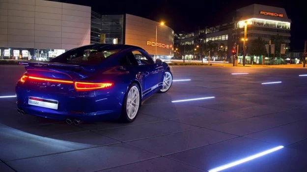 Porsche 911 zbudowane z okazji pozyskania 5-milionowego fana na Facebooku