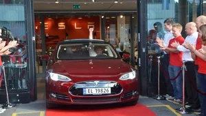 Tesla popularniejsza od Audi i BMW