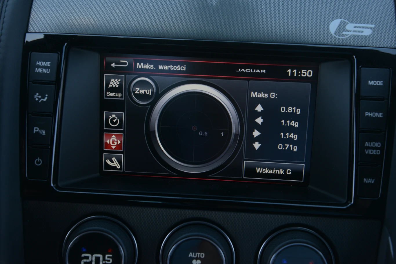 Można na bieżąco śledzić wartości przeciążeń, można też sprawdzić maksymalne wartości zapisane podczas przejazdu.