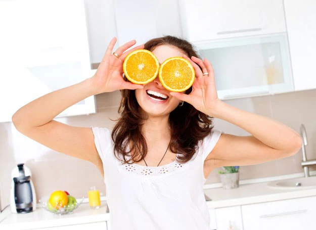 Cytrynowe i limonkowe preparaty zastosowane rano dodają energii