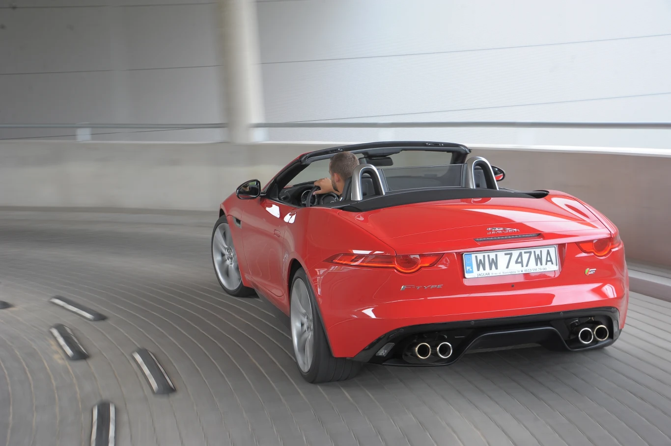 Jaguar F-Type V8 S