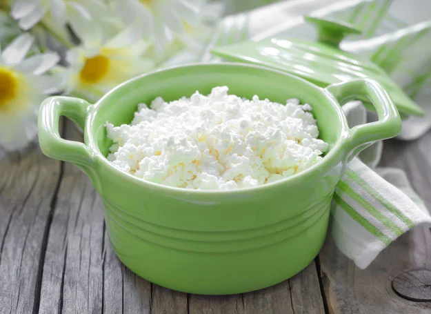 Serek wiejski to produkt, który warto na stałe wprowadzić do diety, szczególnie gdy chcemy zrzucić zbędne kilogramy Serek wiejski to produkt, który warto na stałe wprowadzić do diety, szczególnie gdy chcemy zrzucić zbędne kilogramy