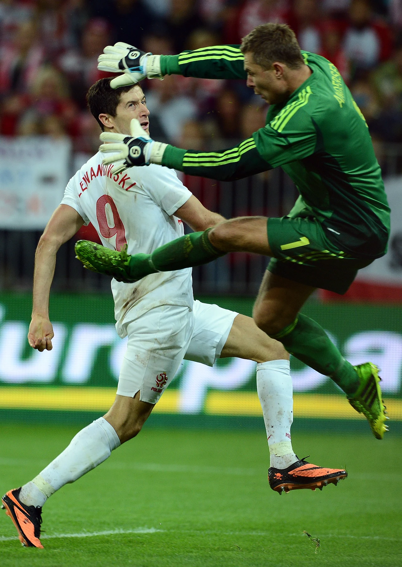 Gole dla "Biało-czerwonych" strzelili: Mateusz Klich, Waldemar Sobota i Piotr Zieliński. Gole dla "Biało-czerwonych" strzelili: Mateusz Klich, Waldemar Sobota i Piotr Zieliński.