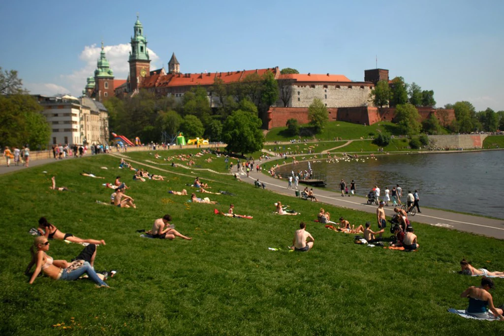 Drugą typową cechą Polaków, w przekonaniu Niemców, jest życzliwość, a jej przykładem np. "polska gościnność"