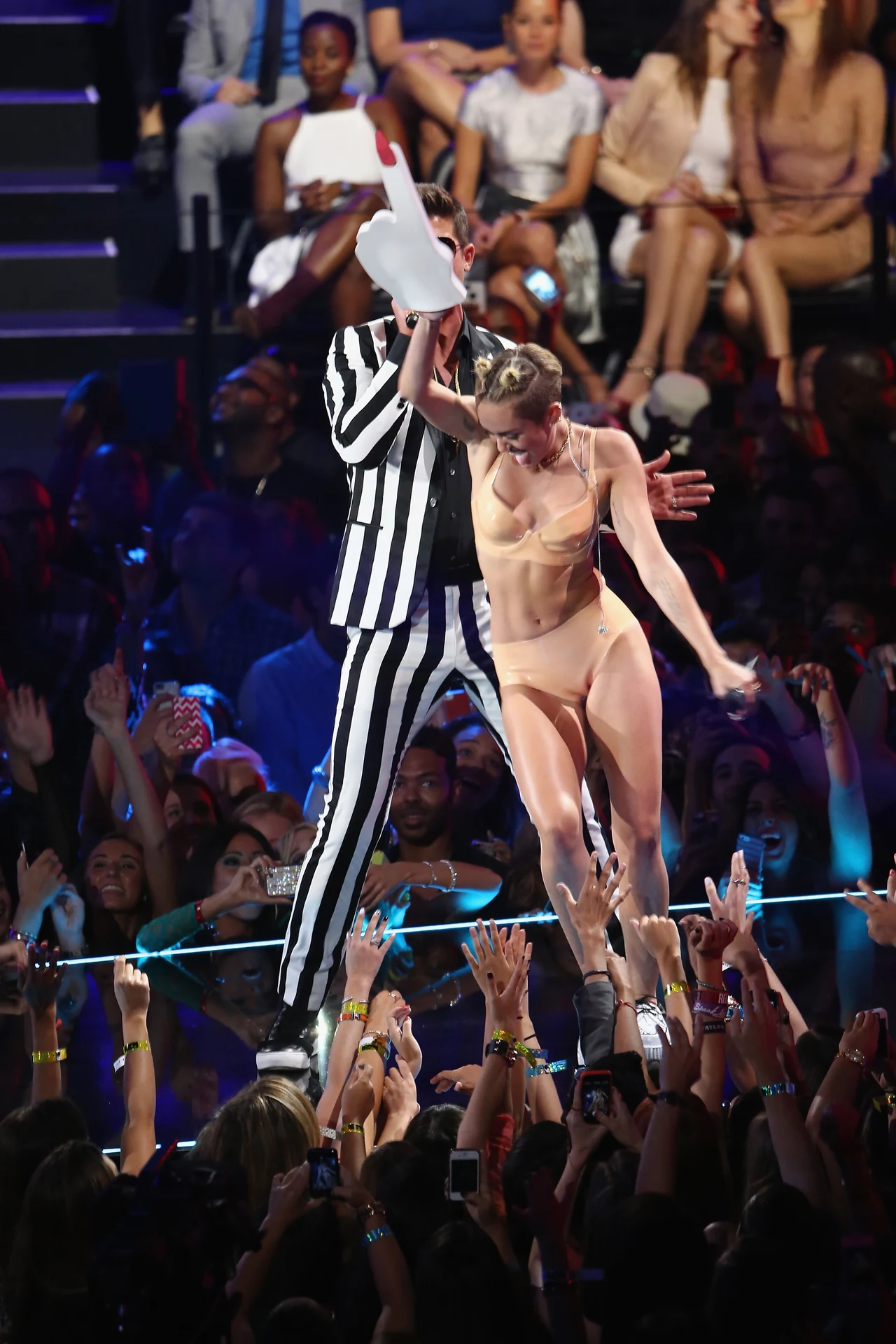 Miley Cyrus i Robin Thicke Miley Cyrus i Robin Thicke