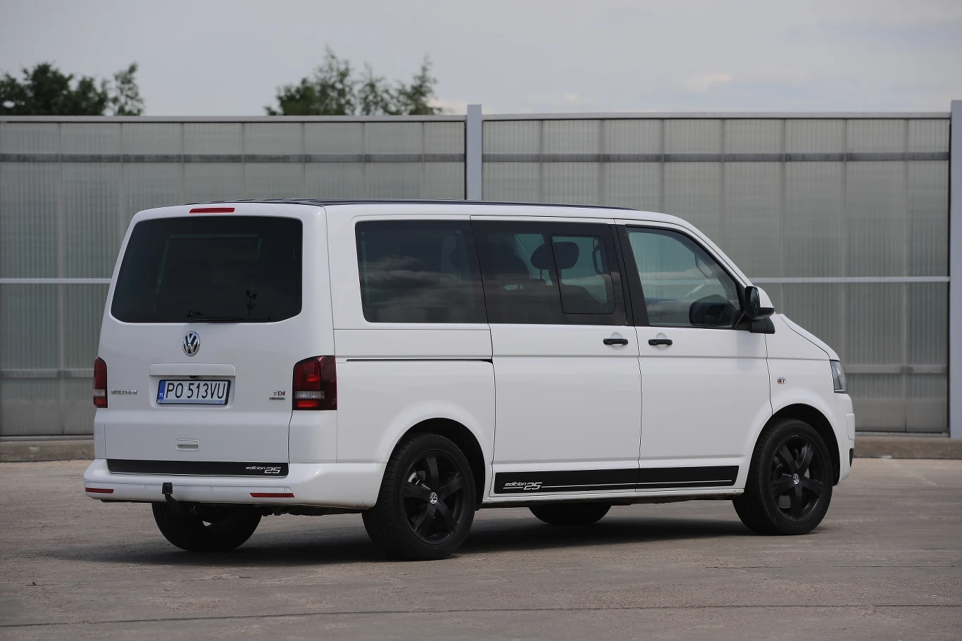 Volkswagen Multivan 2.0 BiTDI 4MOTION DSG Edition 25