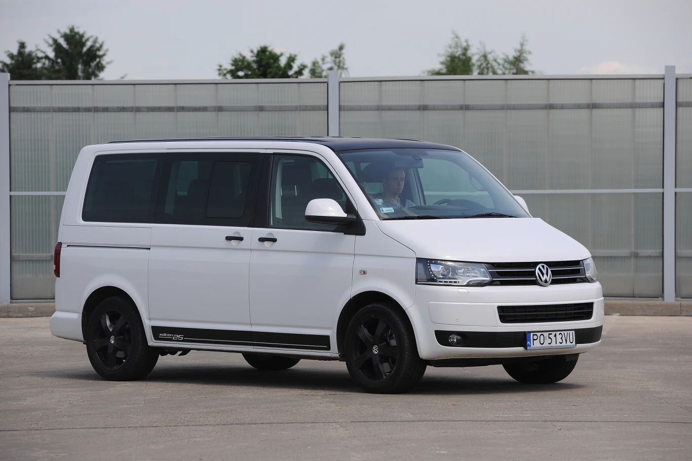 Volkswagen Multivan 2.0 BiTDI 4MOTION DSG Edition 25