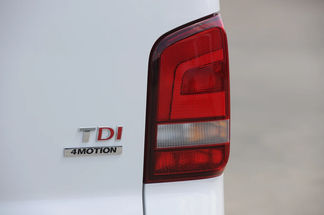 Volkswagen Multivan 2.0 BiTDI 4MOTION DSG Edition 25