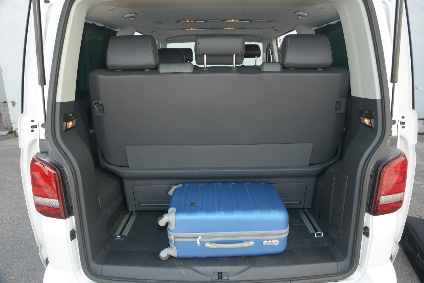 Volkswagen Multivan 2.0 BiTDI 4MOTION DSG Edition 25