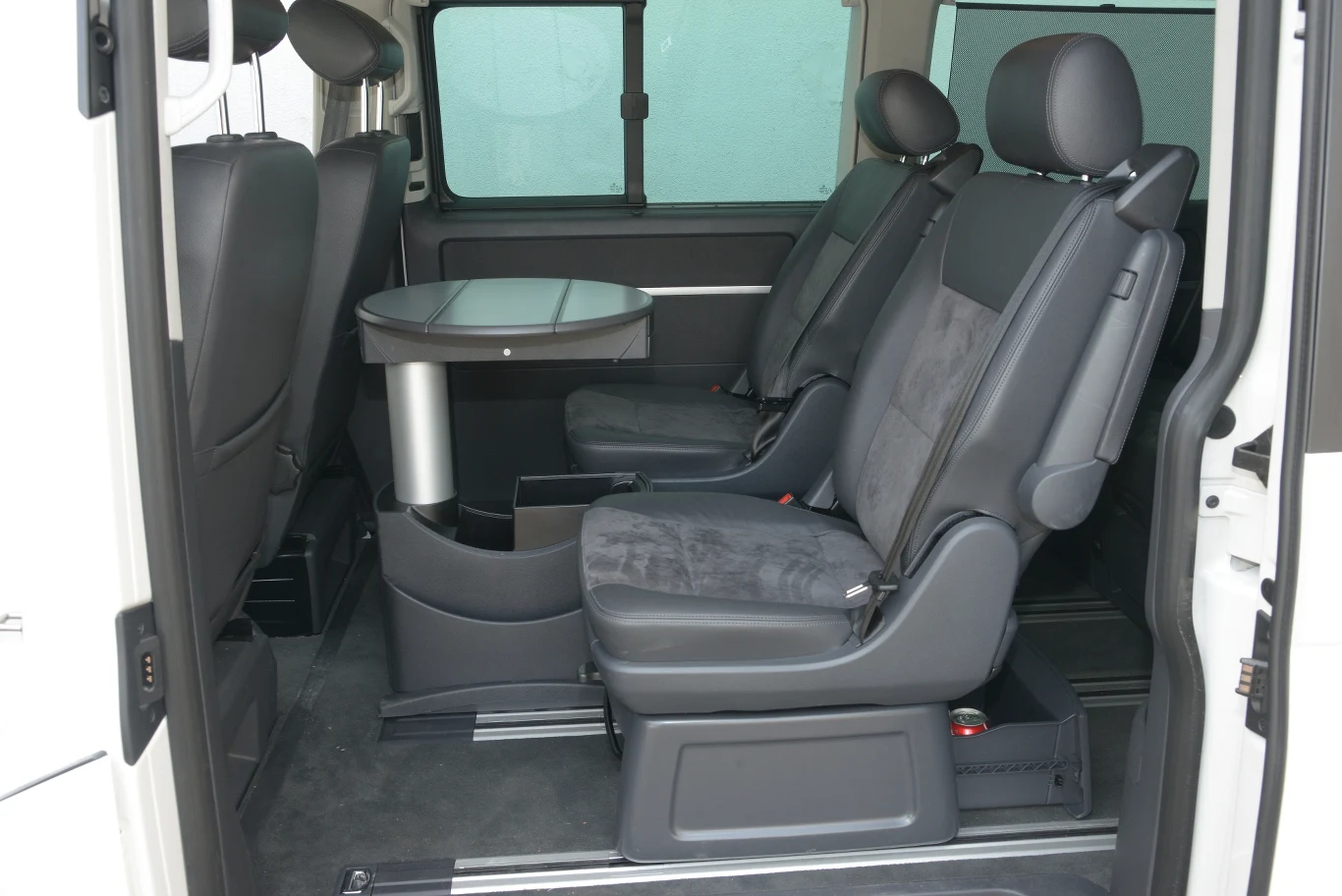 Volkswagen Multivan 2.0 BiTDI 4MOTION DSG Edition 25