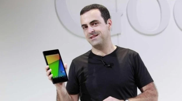 Hugo Barra przedstawiał światu oba Nexusy 7, a na tegorocznym I/O oficjalnie zaprezentował rezultat współpracy Google z Samsungiem, czyli Galaxy S4 Google Play Edition Hugo Barra przedstawiał światu oba Nexusy 7, a na tegorocznym I/O oficjalnie zaprezentował rezultat współpracy Google z Samsungiem, czyli Galaxy S4 Google Play Edition