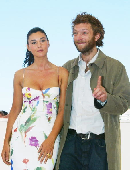 Monica Bellucci i Vincent Cassel byli ze sobą 17 lat, a jako małżeństwo spędzili wspólnie 14 lat. Mają dwie córki: siedmioletnią Devę oraz trzyletnią Leonie. Monica Bellucci i Vincent Cassel byli ze sobą 17 lat, a jako małżeństwo spędzili wspólnie 14 lat. Mają dwie córki: siedmioletnią Devę oraz trzyletnią Leonie.