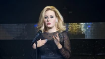 7. Adele (wł. Adele Laurie Blue Adkins) to 25-letnia angielska piosenkarka, autorka tekstów. Adele wydała dwa albumy studyjne. Pierwszy, "19", w 2008 roku. Drugi, "21" - w 2011. Według Forbes piosenkarka w 2012 roku zarobiła przeszło 30 milionów dolarów. 