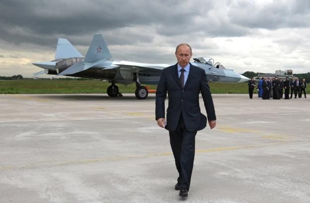 Władimir Putin na tle T-50