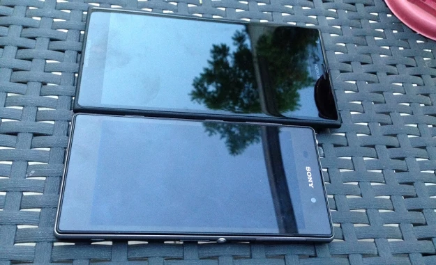 Nokia Lumia 1520 i Sony Xperia Z.    Fot. The Verge