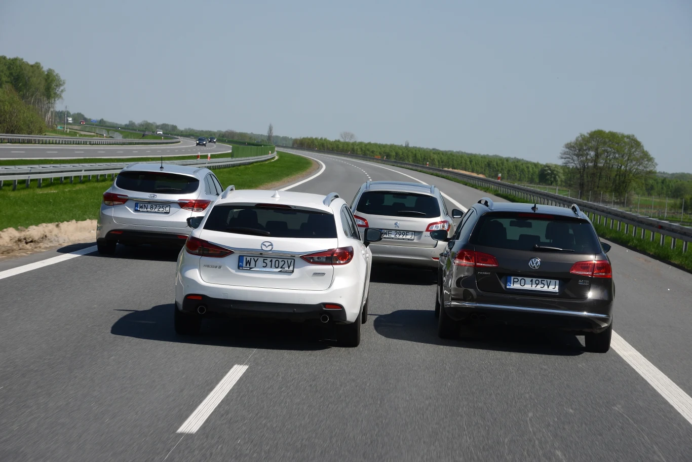 Pojedynek czterech kombi klasy średniej, czyli nowa Mazda 6 kontra renomowani rywale, napędzani silnikami wysokoprężnymi.