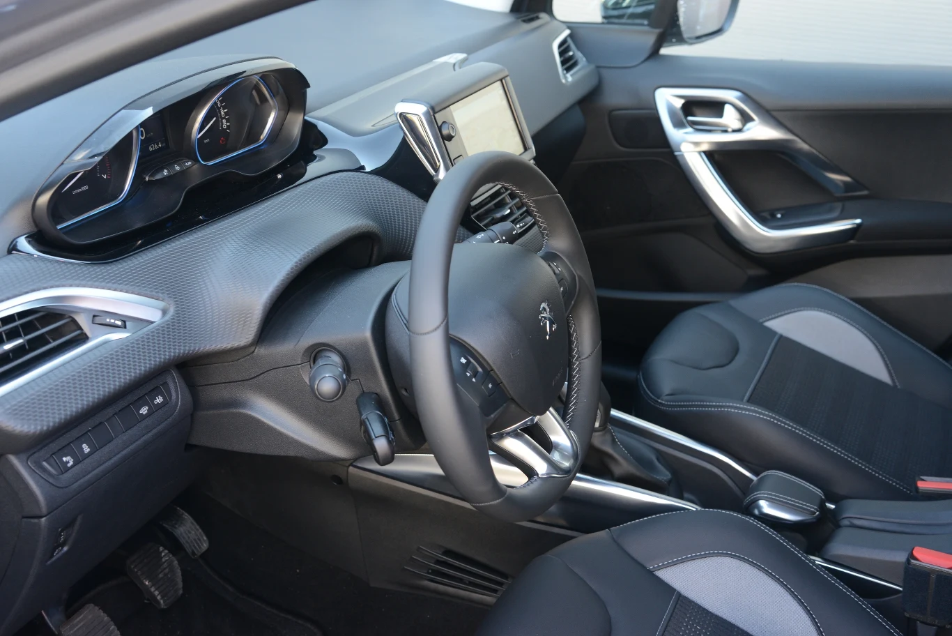 Peugeot 2008 1.2 VTi Allure Peugeot 2008 1.2 VTi Allure