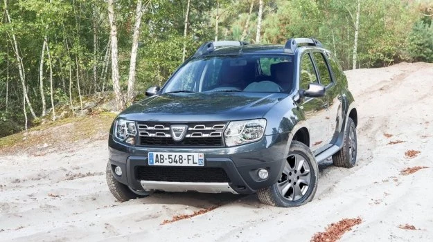 Dacia Duster po liftingu będzie dostępna w nowym kolorze: szarym Comete.