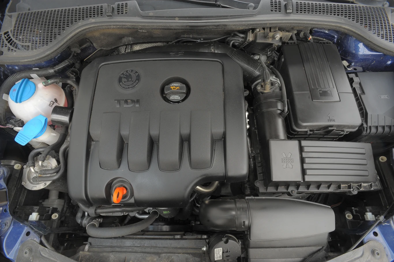 W silnikach 2.0 TDI PD (wyposażonych w pompowtryskiwacze) pękają głowice.