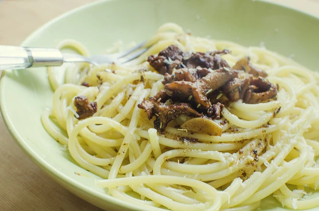 Makaron z kurkami i suszonymi pomidorami, fot. Malwina Zaborowska 