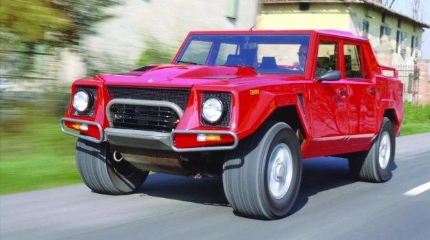W latach 1986-1993 Lamborghini oferowało już terenowy model LM002, zwany "Rambo Lambo". W latach 1986-1993 Lamborghini oferowało już terenowy model LM002, zwany "Rambo Lambo".