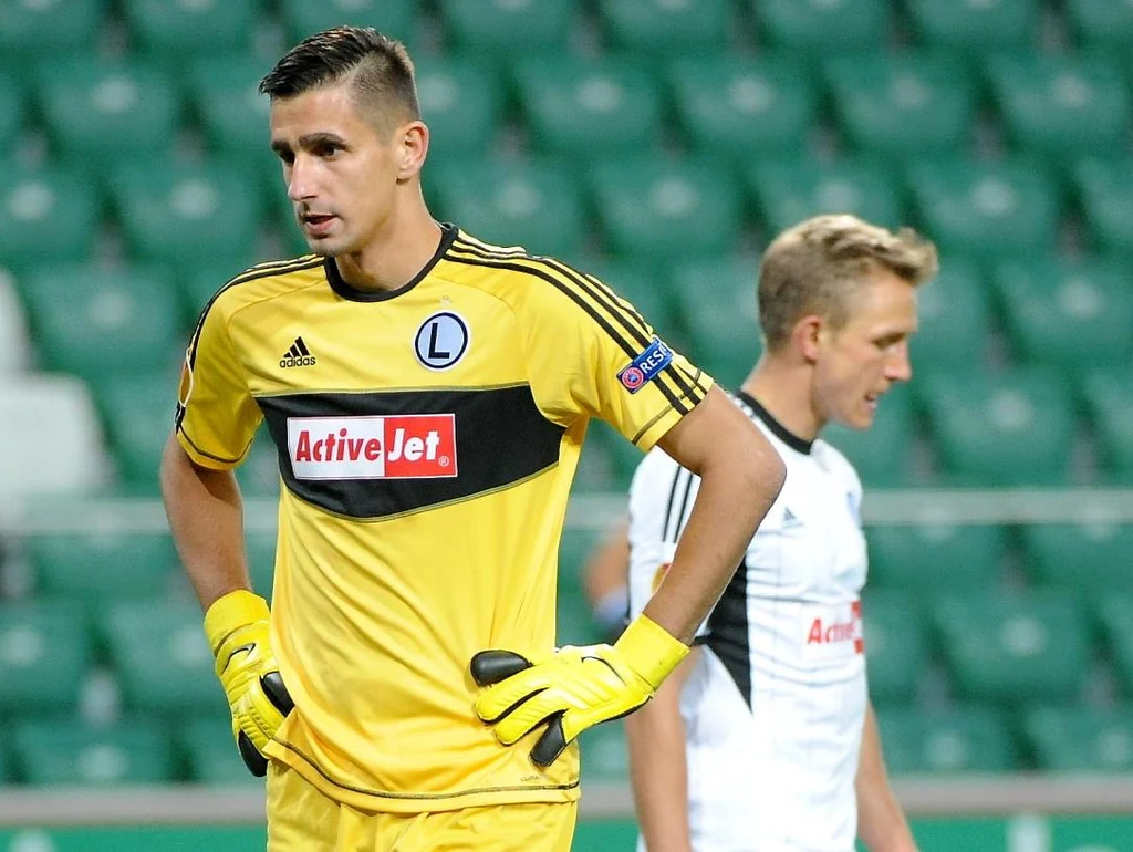 Smutne miny Wojciecha Skaby i Jakuba Rzeźniczaka po porażce z Apollonem Limassol Smutne miny Wojciecha Skaby i Jakuba Rzeźniczaka po porażce z Apollonem Limassol