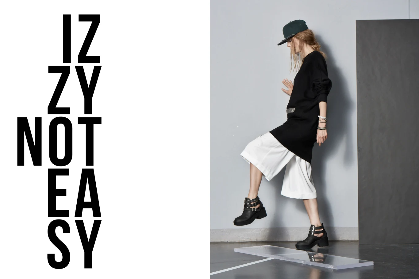 Kolekcja wykonana jest z wysokogatunkowej bawełny, o gęstym splocie, elastyczej pianki poliestrowej i tkaniny pikowanej. Kolekcja wykonana jest z wysokogatunkowej bawełny, o gęstym splocie, elastyczej pianki poliestrowej i tkaniny pikowanej.