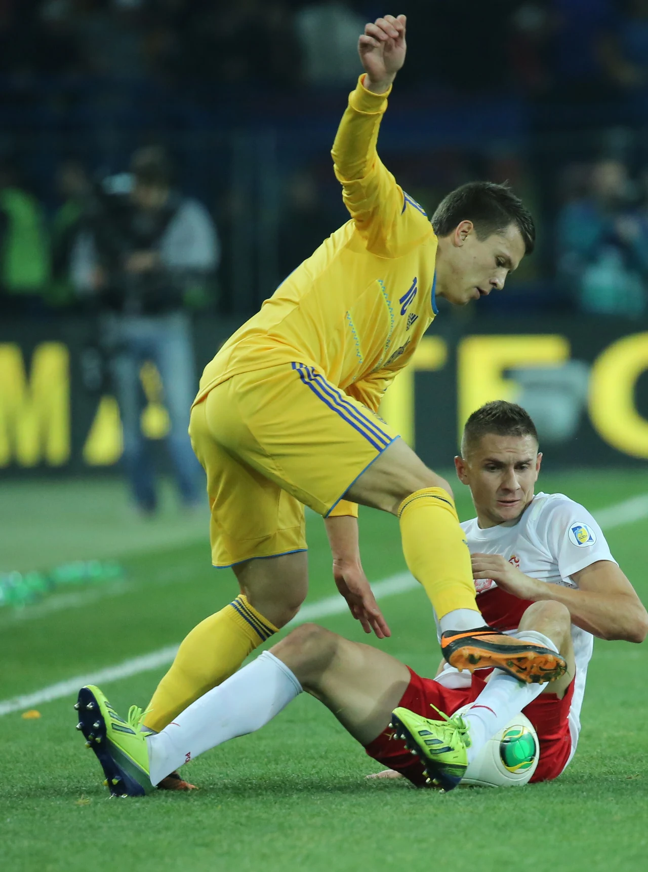 Artur Jedrzejczyk (P) i Ukrainiec Jewhen Chaczeridi