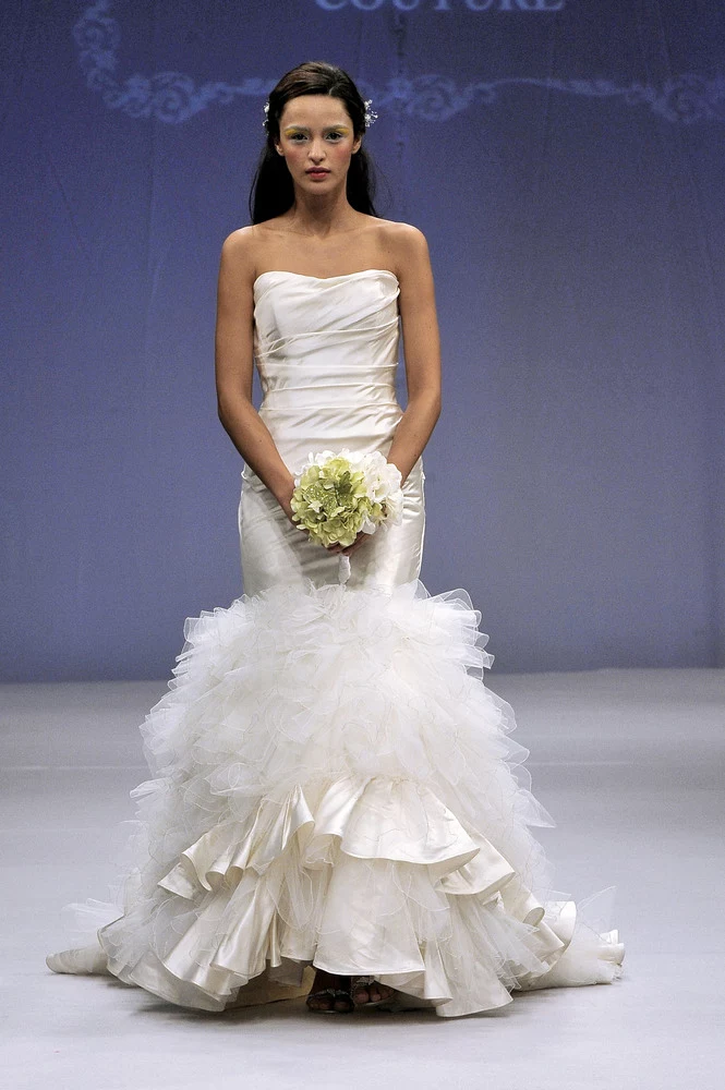 Projektantka domu mody Winnie Couture - Winnie Chlomin - pochodzi z Hong Kongu. W wieku 15 lat przeprowadziła się do Los Angeles, gdzie projektuje Projektantka domu mody Winnie Couture - Winnie Chlomin - pochodzi z Hong Kongu. W wieku 15 lat przeprowadziła się do Los Angeles, gdzie projektuje