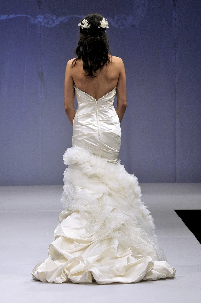 Projektantka domu mody Winnie Couture - Winnie Chlomin - pochodzi z Hong Kongu. W wieku 15 lat przeprowadziła się do Los Angeles, gdzie projektuje Projektantka domu mody Winnie Couture - Winnie Chlomin - pochodzi z Hong Kongu. W wieku 15 lat przeprowadziła się do Los Angeles, gdzie projektuje