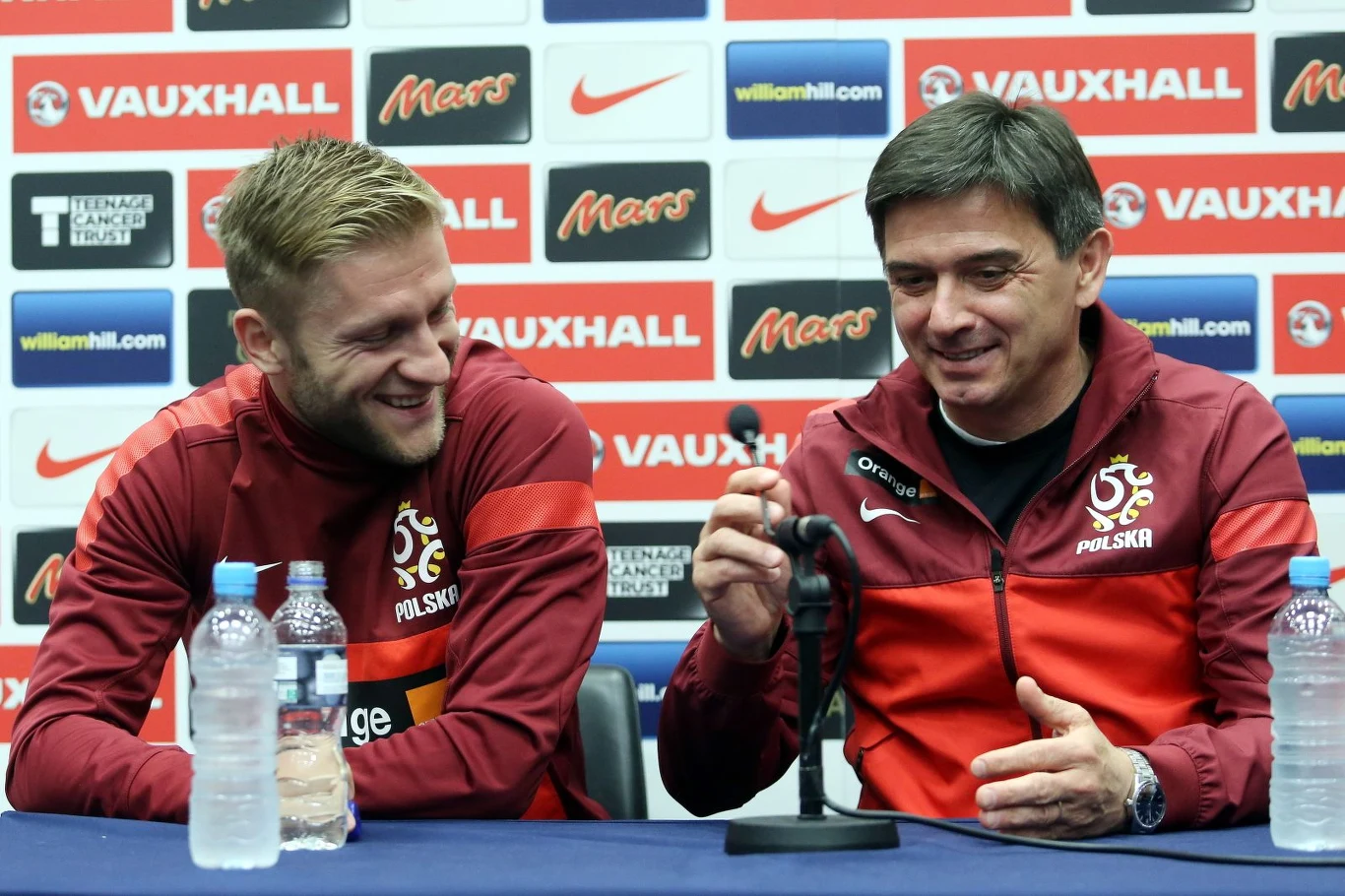 Reprezentacja Polski dotarła do Londynu. Kapitan Jakub Błaszczykowski i trener Waldemar Fornalik.