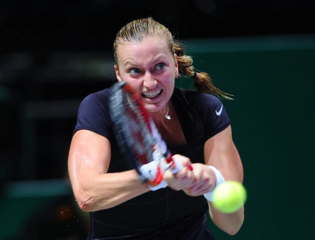 Agnieszka Radwańska od porażki rozpoczęła we wtorek udział w kończącym sezon turnieju WTA Championships w Stambule (z pulą nagród 6 mln dol.). Polka przegrała w meczu Grupy Czerwonej z Czeszką Petrą Kvitovą (nr 5.) 4:6, 4:6