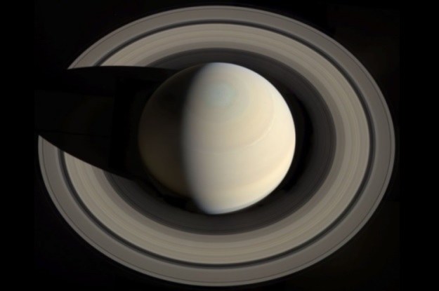 Saturn sfotografowany przez sondę Cassini