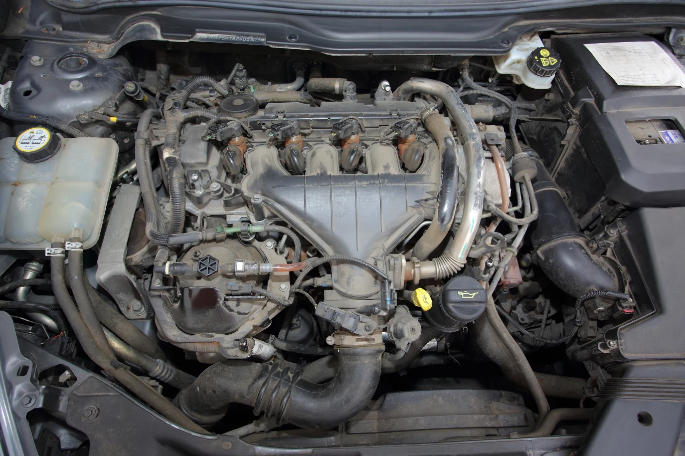 Diesel 2.0 to konstrukcja Forda i Peugeota. Ma 16 zaworów i piezoelektryczne wtryskiwacze Siemensa. Diesel 2.0 to konstrukcja Forda i Peugeota. Ma 16 zaworów i piezoelektryczne wtryskiwacze Siemensa.