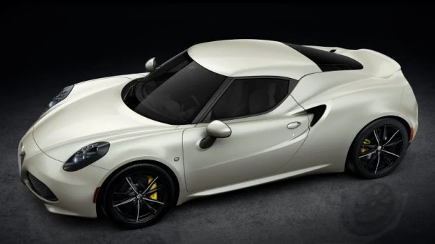 Alfa Romeo 4C w kolorze Madreperla White.