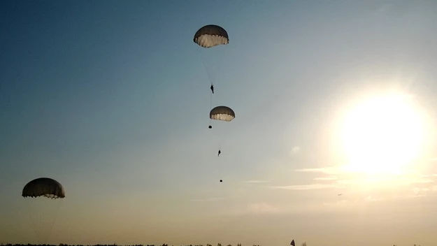 Desant na Pustynię Błędowską o zmroku